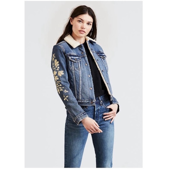 RARE Levi’s floral embroidered sherpa trucker jacket NWT - Picture 2 of 15